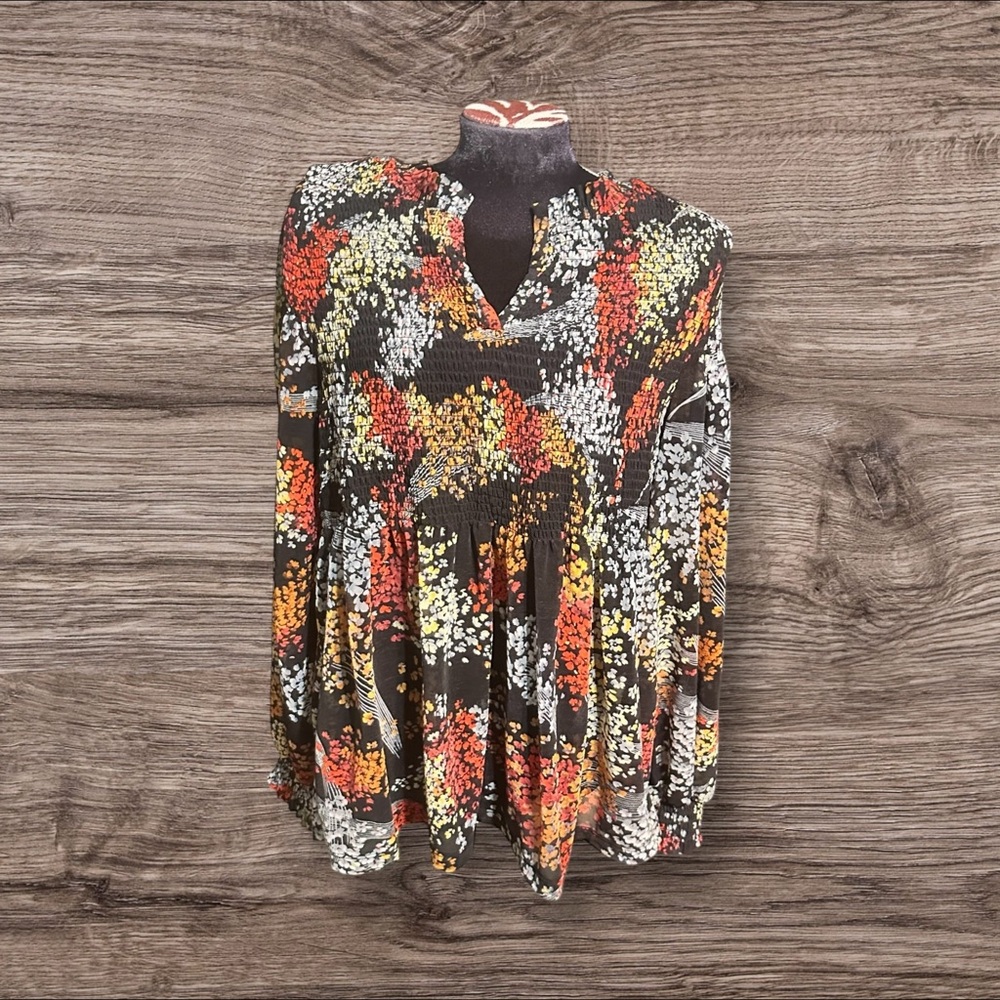 Anthropologie Akemi + Kin Floral Smocked Long Sleeve Top Blouse Size Medium
